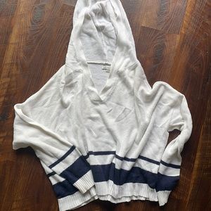 Light wear American Eagle Sweater with Hood